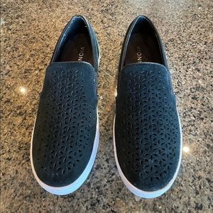 Vionic slip on shoes